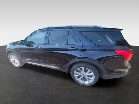 Used 2022 Ford Explorer Platinum w/ Equipment Group 601A AWD/4WD image 8