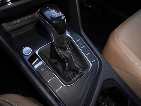 Used 2022 Volkswagen Tiguan SE image 22