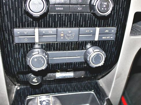 Used 2010 Ford F150 Lariat image 17