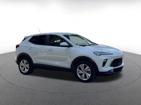 Used 2025 Buick Encore GX Preferred image 2