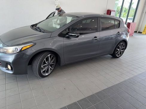 Used 2018 Kia Forte SX FWD image 2