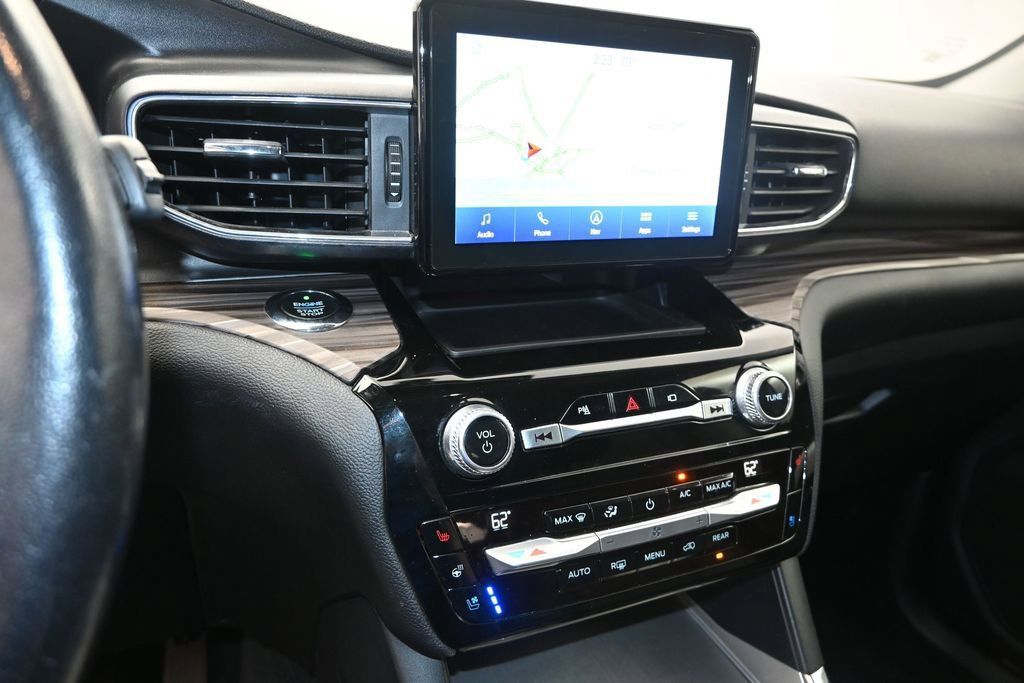 Used 2021 Ford Explorer Limited w/ Equipment Group 301A AWD/4WD image 24