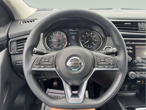 Used 2018 Nissan Rogue Sport SV AWD/4WD image 17