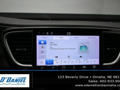 Used 2022 Chrysler Pacifica Touring-L FWD image 31