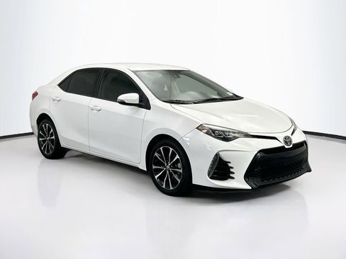 Used 2019 Toyota Corolla SE image 3