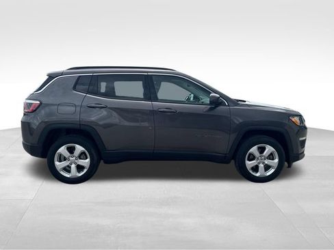 Used 2019 Jeep Compass Latitude w/ Popular Equipment Group AWD/4WD image 5