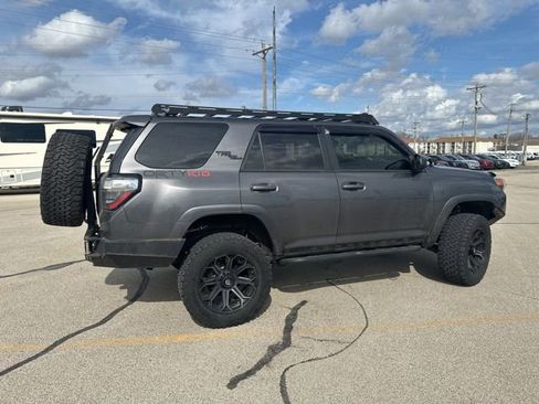 Used 2019 Toyota 4Runner TRD Off-Road image 5