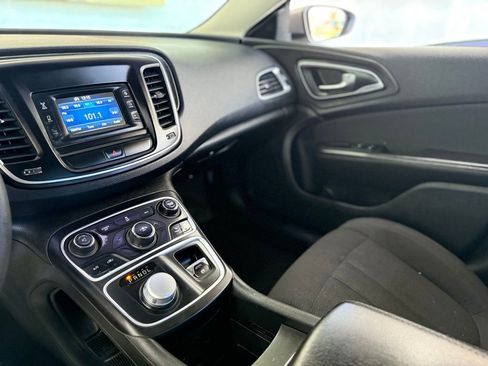 Used 2015 Chrysler 200 Limited image 31