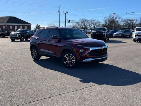 Certified 2025 Chevrolet TrailBlazer LT w/ Convenience Package image 2
