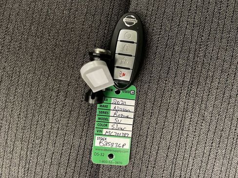 Used 2021 Nissan Rogue SV FWD image 29