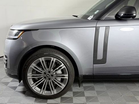 New 2025 Land Rover Range Rover Long Wheelbase SE image 13