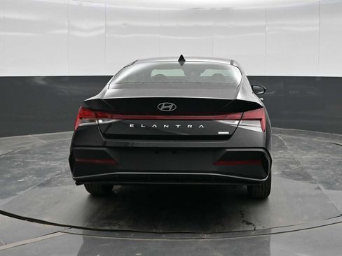 New 2026 Hyundai Elantra Blue image 6