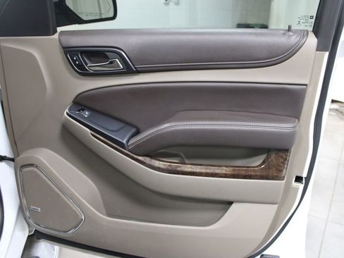 Used 2017 Chevrolet Tahoe LT w/ LT Signature Package image 30