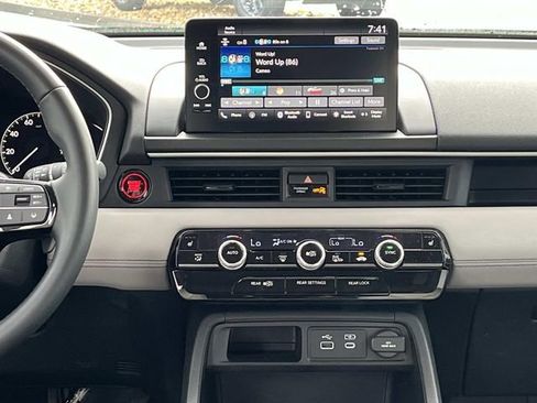 Used 2025 Honda Pilot EX-L image 15