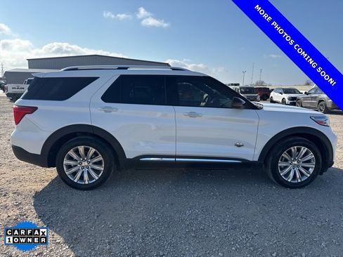 Used 2021 Ford Explorer King Ranch w/ Premium Technology Package image 4