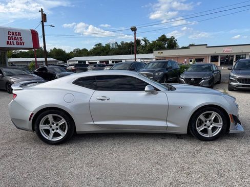 Used 2018 Chevrolet Camaro LT RWD image 8