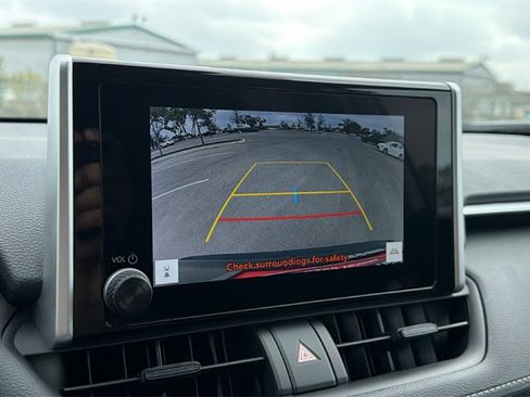 Certified 2024 Toyota RAV4 XLE image 30