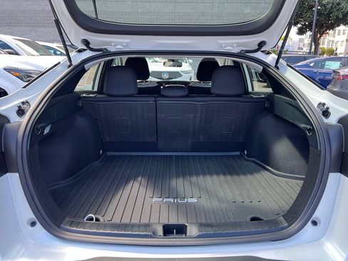 Certified 2022 Toyota Prius LE FWD image 38