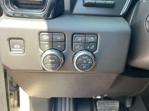 Certified 2026 GMC Sierra 1500 AT4 w/ AT4 Premium Package AWD/4WD image 29