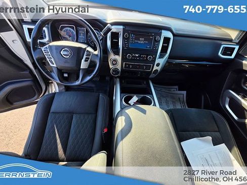 Used 2018 Nissan Titan SV AWD/4WD image 12