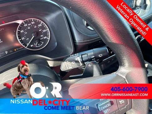 Used 2024 Nissan Rogue S FWD image 16