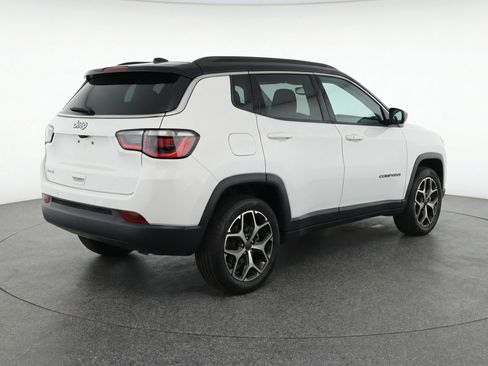 Used 2025 Jeep Compass Limited AWD/4WD image 9