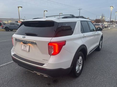 Used 2022 Ford Explorer XLT w/ Equipment Group 202A image 5