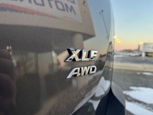 Used 2013 Toyota RAV4 XLE image 19