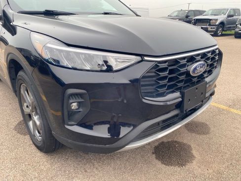 Used 2025 Ford Escape ST-Line Select AWD/4WD image 3