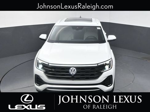 Used 2025 Volkswagen Atlas Cross Sport SEL Premium R-Line AWD/4WD image 25