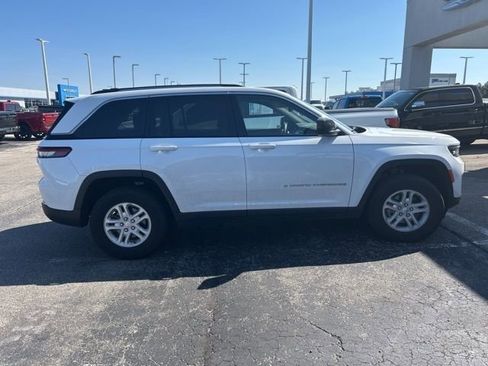 Used 2023 Jeep Grand Cherokee Laredo image 6