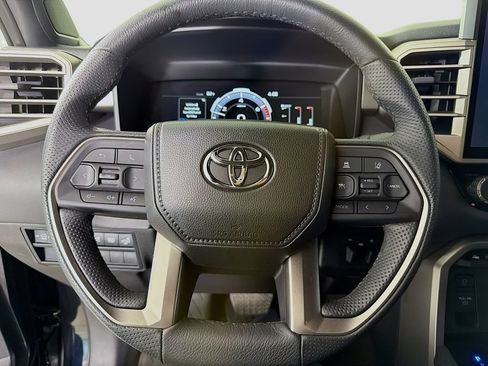 Used 2025 Toyota Tundra Limited AWD/4WD image 15