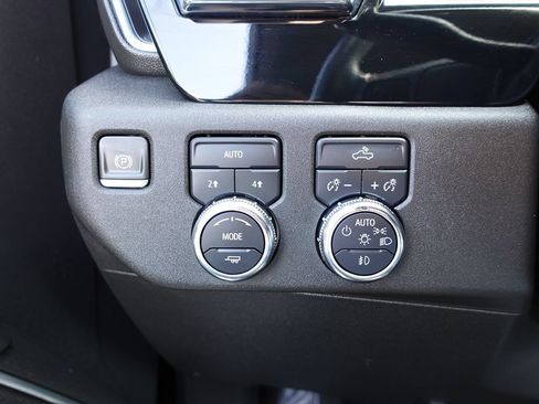 Used 2024 GMC Sierra 1500 Elevation w/ LPO, Elevation Black Package AWD/4WD image 44