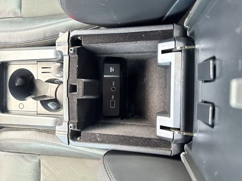 Used 2019 Land Rover Discovery Sport SE AWD/4WD image 24