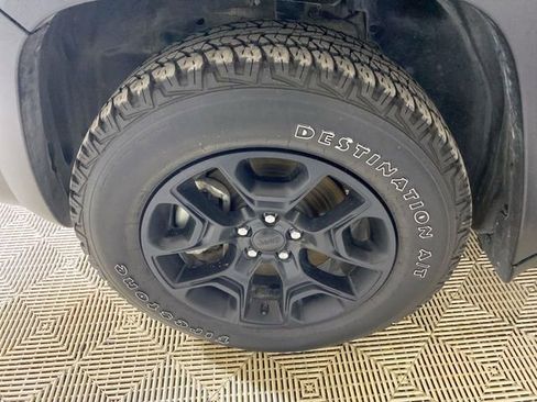 Used 2022 Jeep Cherokee Trailhawk w/ Sun, Sound & Nav Group image 22