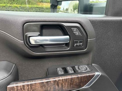 Used 2023 GMC Sierra 3500 Denali w/ Technology Package AWD/4WD image 19