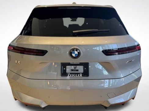 New 2026 BMW iX xDrive45 image 5
