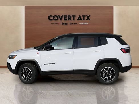 New 2026 Jeep Compass Trailhawk w/ Sun, Sound & Navigation Group AWD/4WD image 2