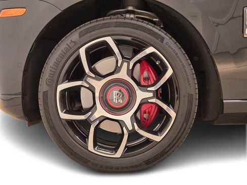 Used 2022 Rolls-Royce Cullinan Black Badge w/ Dark Exterior Package image 11