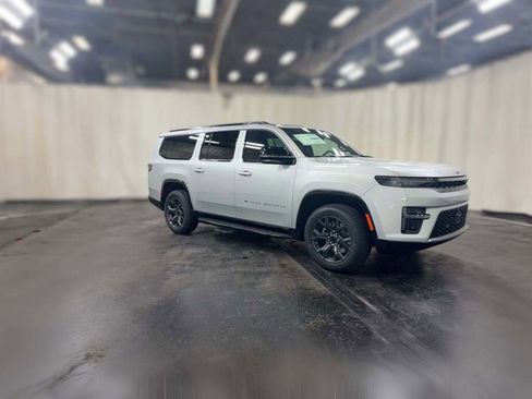 New 2026 Jeep Grand Wagoneer L Limited image 16