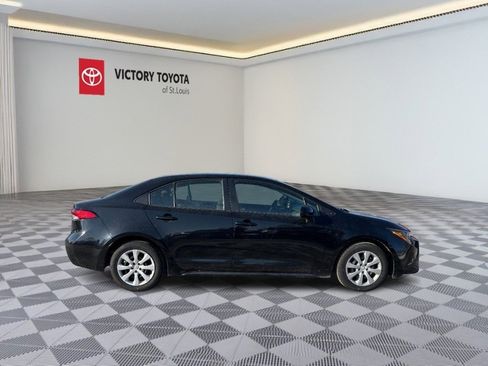 Used 2023 Toyota Corolla LE image 2