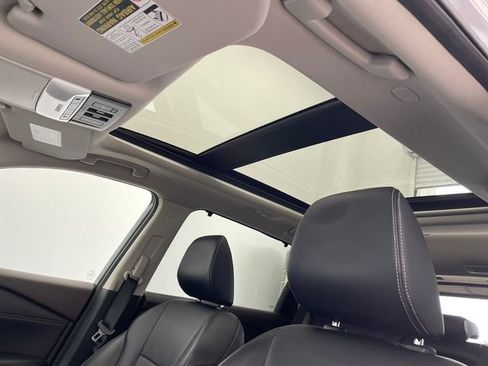 Used 2023 Nissan Rogue SL w/ SL Premium Package FWD image 5