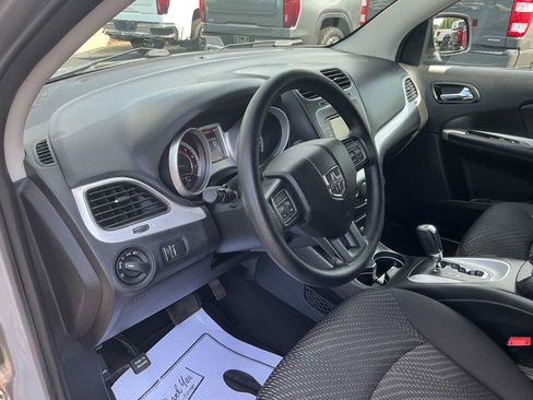 Used 2017 Dodge Journey SE FWD image 15