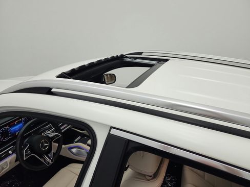 Used 2024 Mercedes-Benz GLE 450 4MATIC image 11