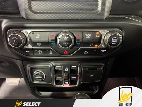 Used 2022 Jeep Wrangler Unlimited Sport AWD/4WD image 24
