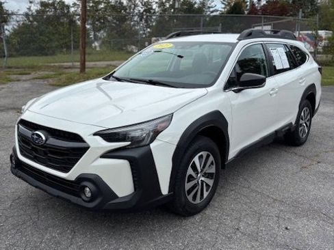 Used 2023 Subaru Outback image 3