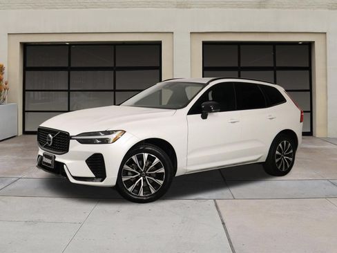 Certified 2024 Volvo XC60 B5 Core AWD/4WD image 3