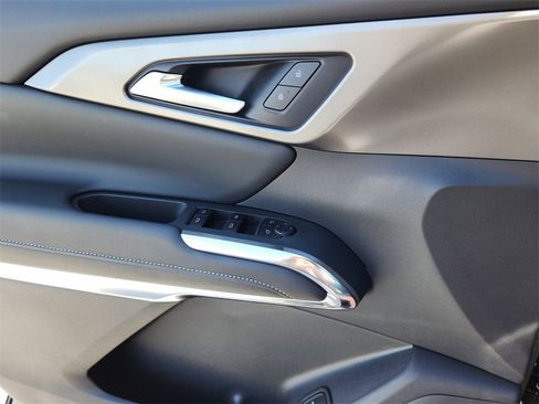 Certified 2026 Chevrolet Traverse LT w/ Driver Confidence Package image 14