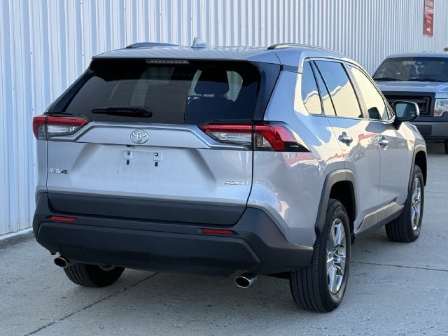Used 2025 Toyota RAV4 XLE FWD image 4