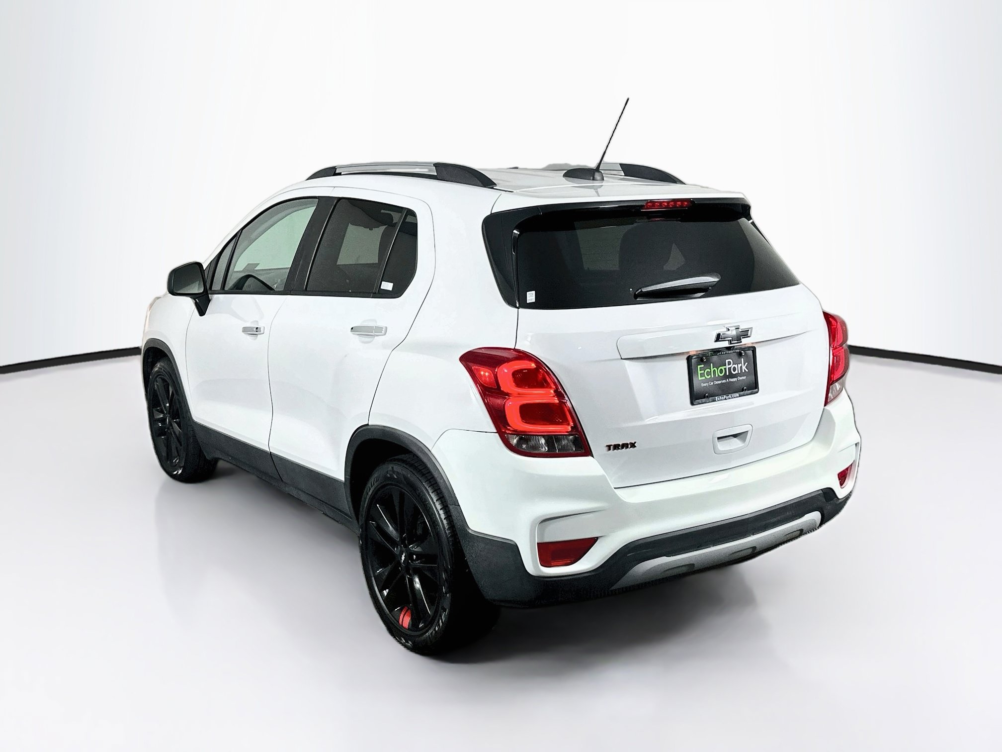 Used 2019 Chevrolet Trax LT w/ Redline Edition FWD image 5